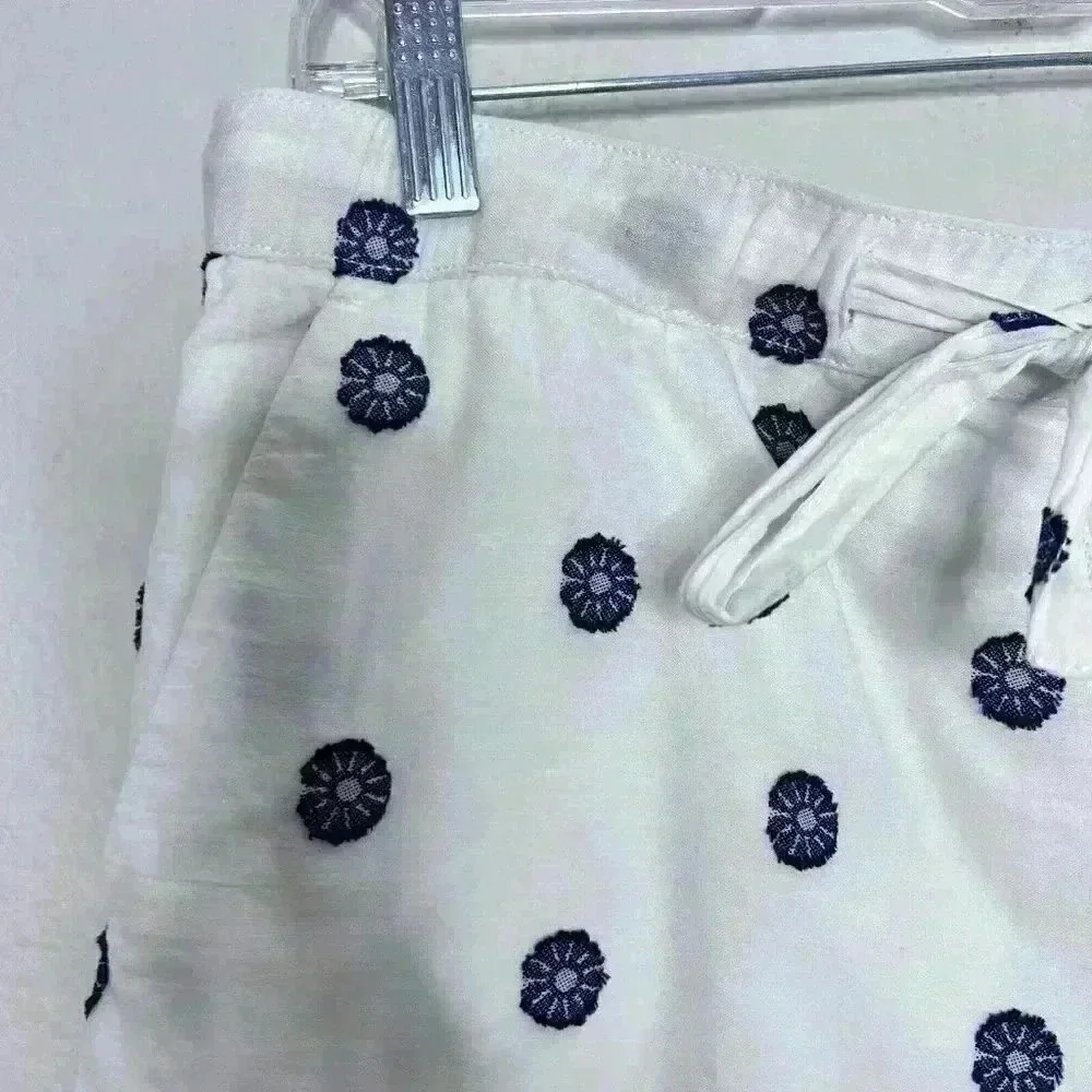 Ann Taylor Loft White Floral 100% Cotton Shorts Size Medium Navy Blue